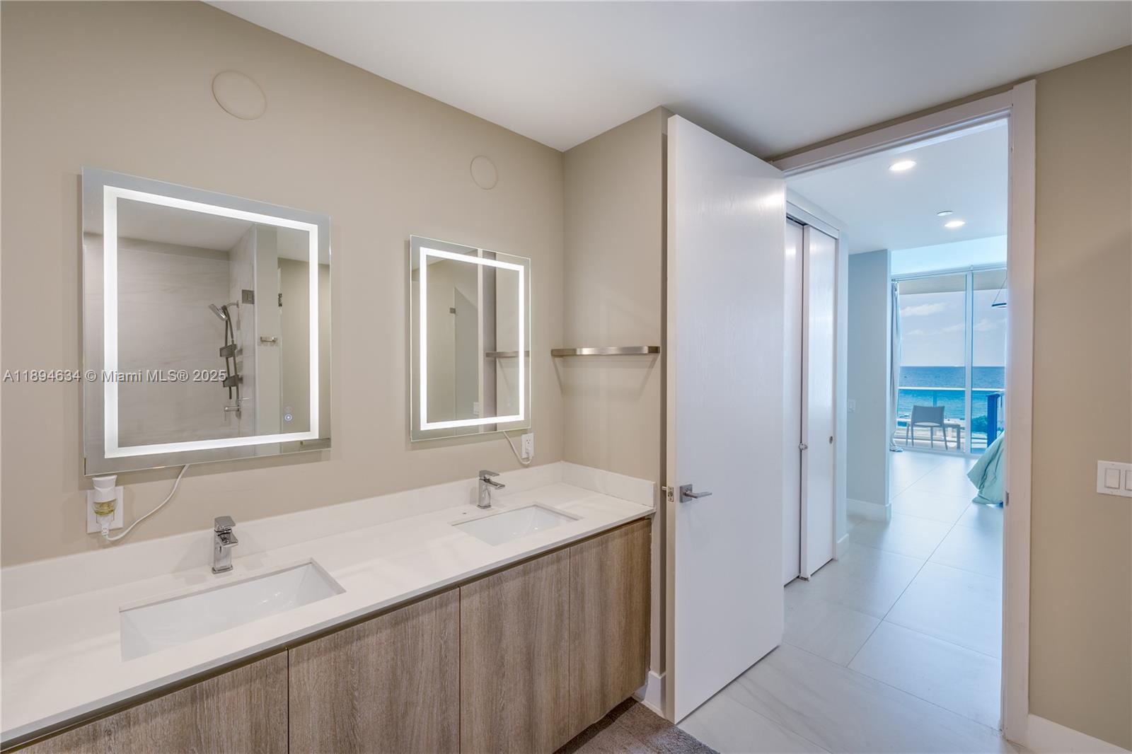 See details 703 2 / 3 1361 sq. ft. $ 2025-10-11 0 Photo