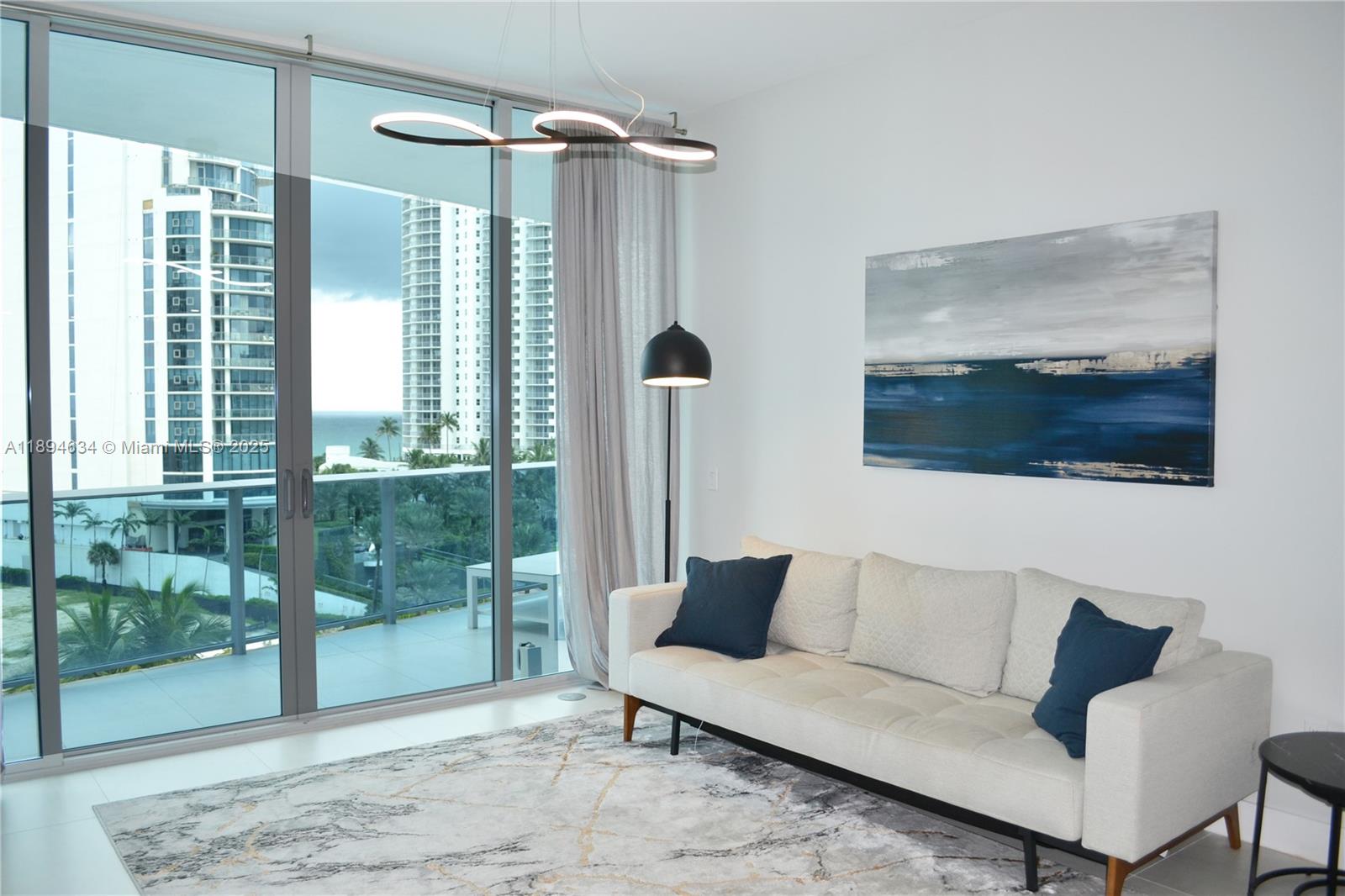 703 2 / 3 1361 sq. ft. $ 2025-10-11 0 Photo