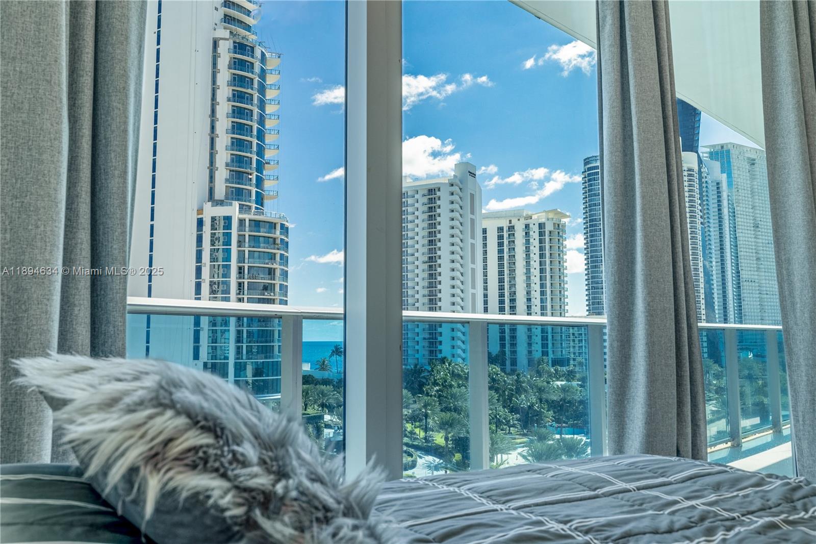 See details 703 2 / 3 1361 sq. ft. $ 2025-10-11 0 Photo