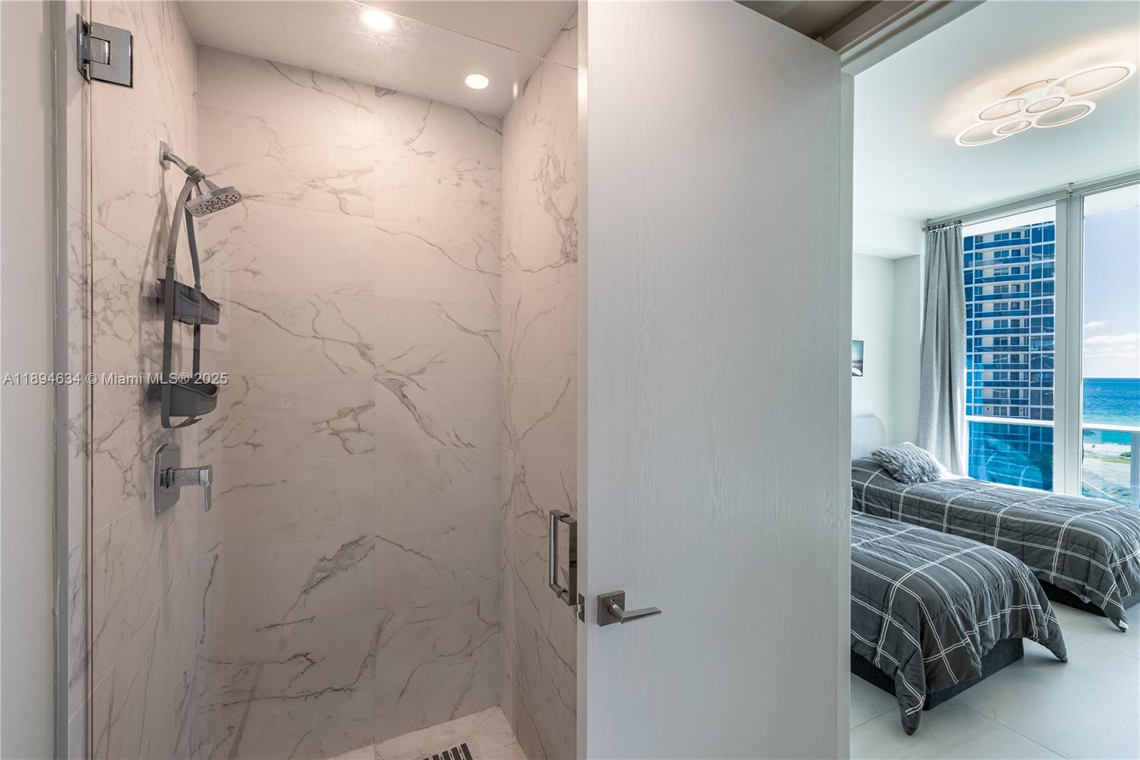 See details 703 2 / 3 1361 sq. ft. $ 2025-10-11 0 Photo