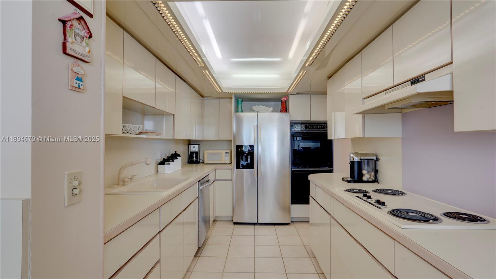 Photo of 2301 Ocean Dr  #301, Hollywood, Florida, 33019 - Kitchen