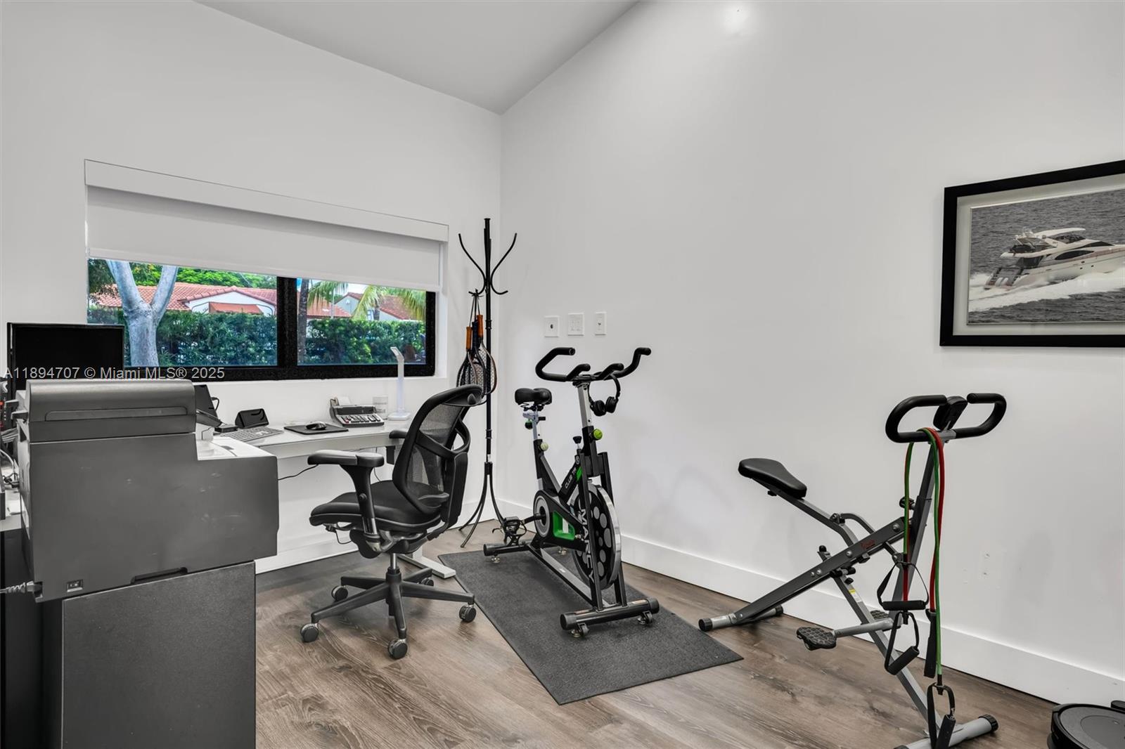 See details / 1700 sq. ft. $ 2025-10-12 0 Photo