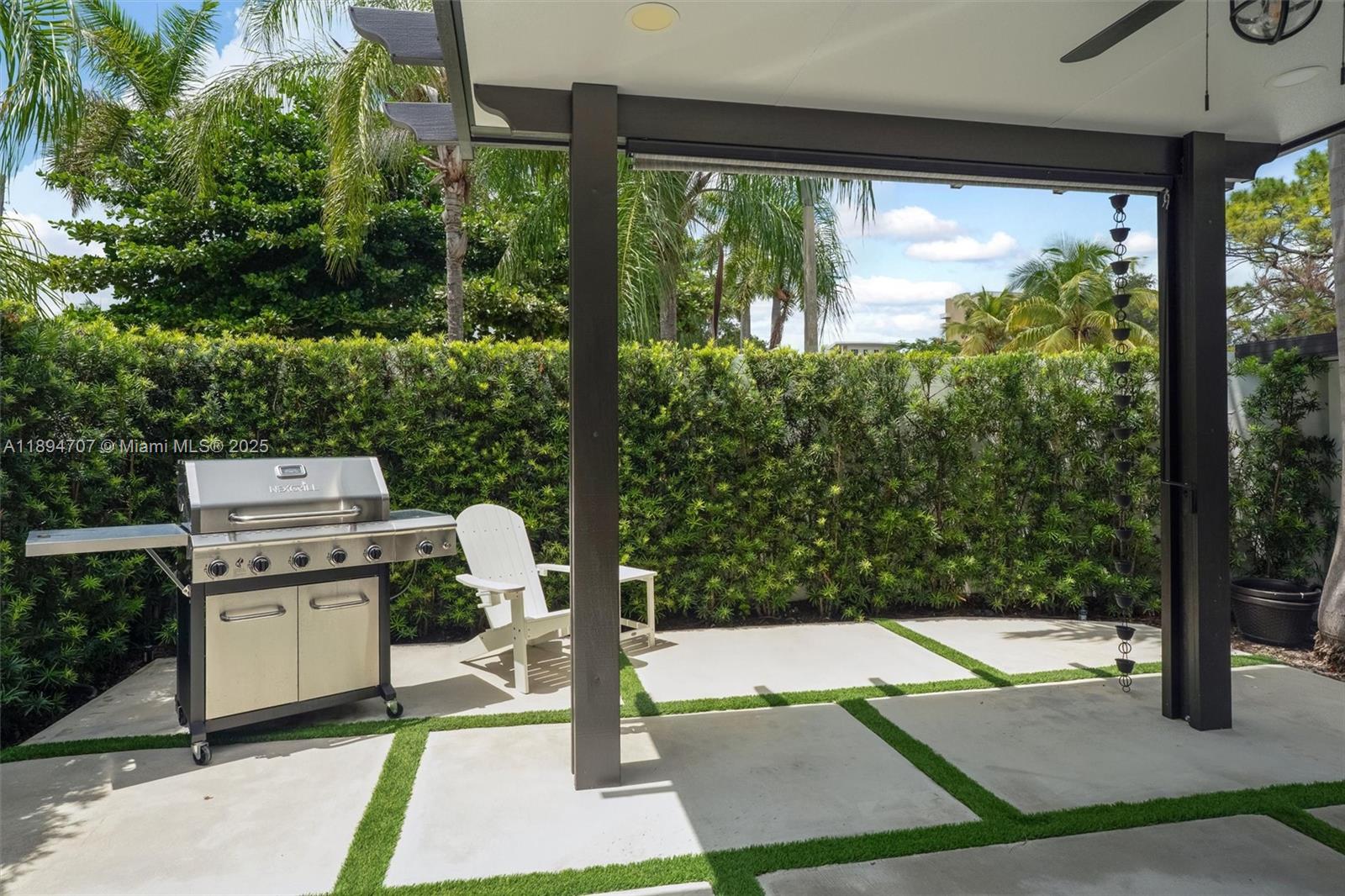 See details / 1700 sq. ft. $ 2025-10-12 0 Photo