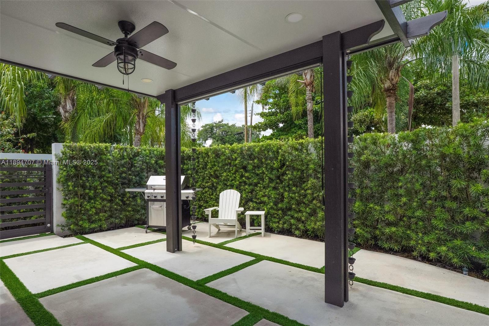 See details / 1700 sq. ft. $ 2025-10-12 0 Photo