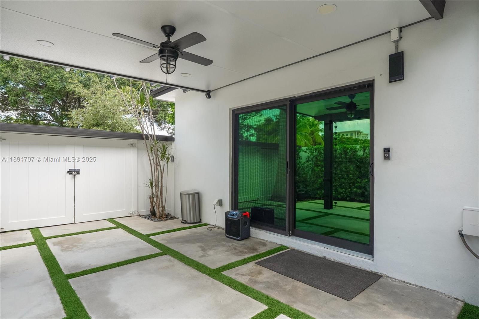 See details / 1700 sq. ft. $ 2025-10-12 0 Photo