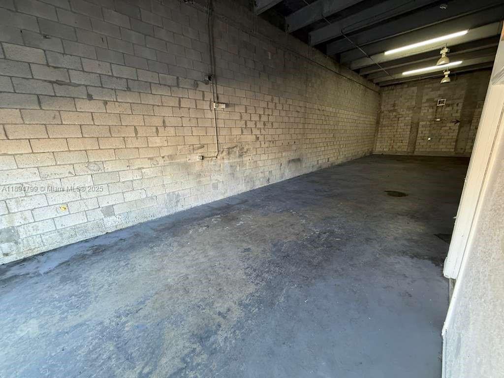 See details 7 / sq. ft. $ 2025-10-12 0 Photo