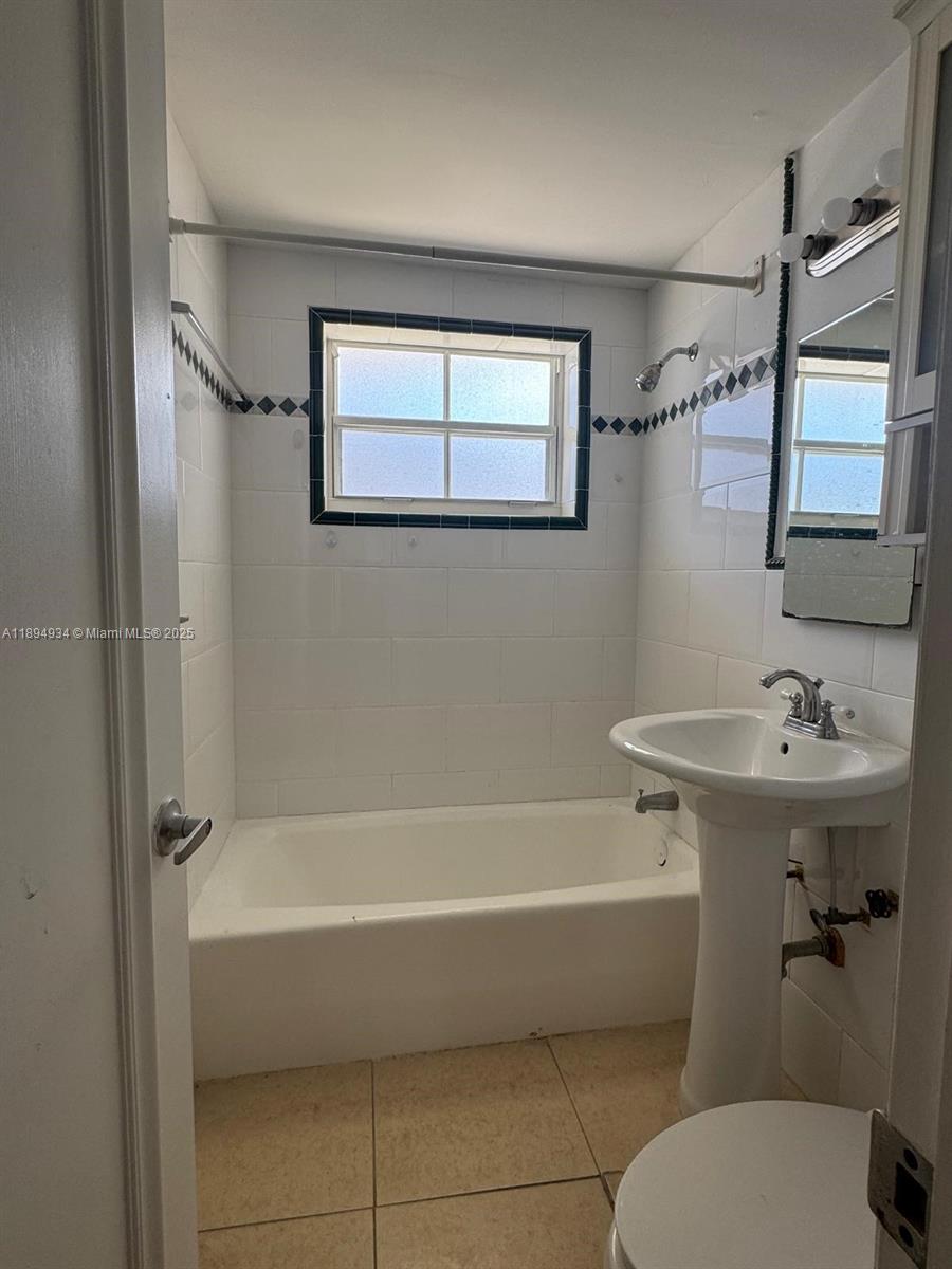   /  7638 sq. ft. $ 2025-10-13 0 Photo