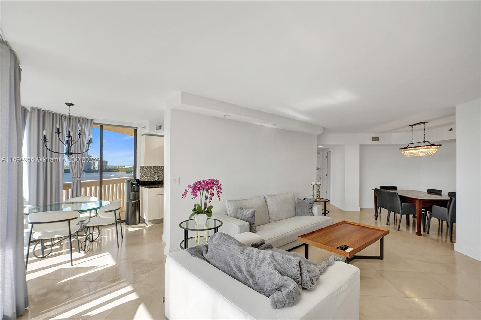 See details 1403 3 / 3 1840 sq. ft. $ 2025-10-13 0 Photo