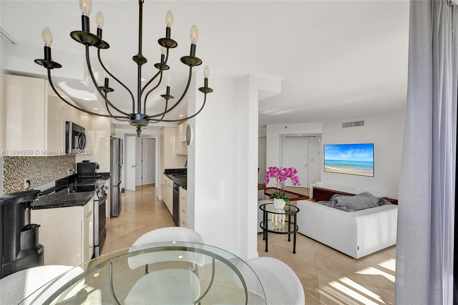 See details 1403 3 / 3 1840 sq. ft. $ 2025-10-13 0 Photo