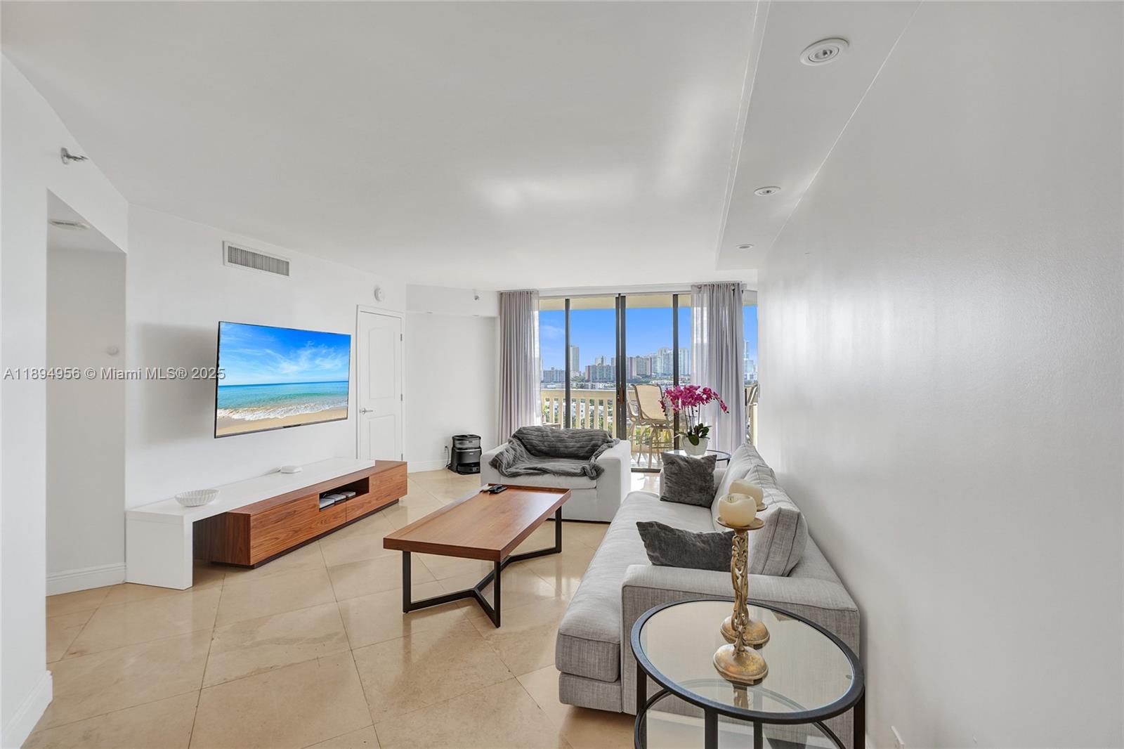 See details 1403 3 / 3 1840 sq. ft. $ 2025-10-13 0 Photo