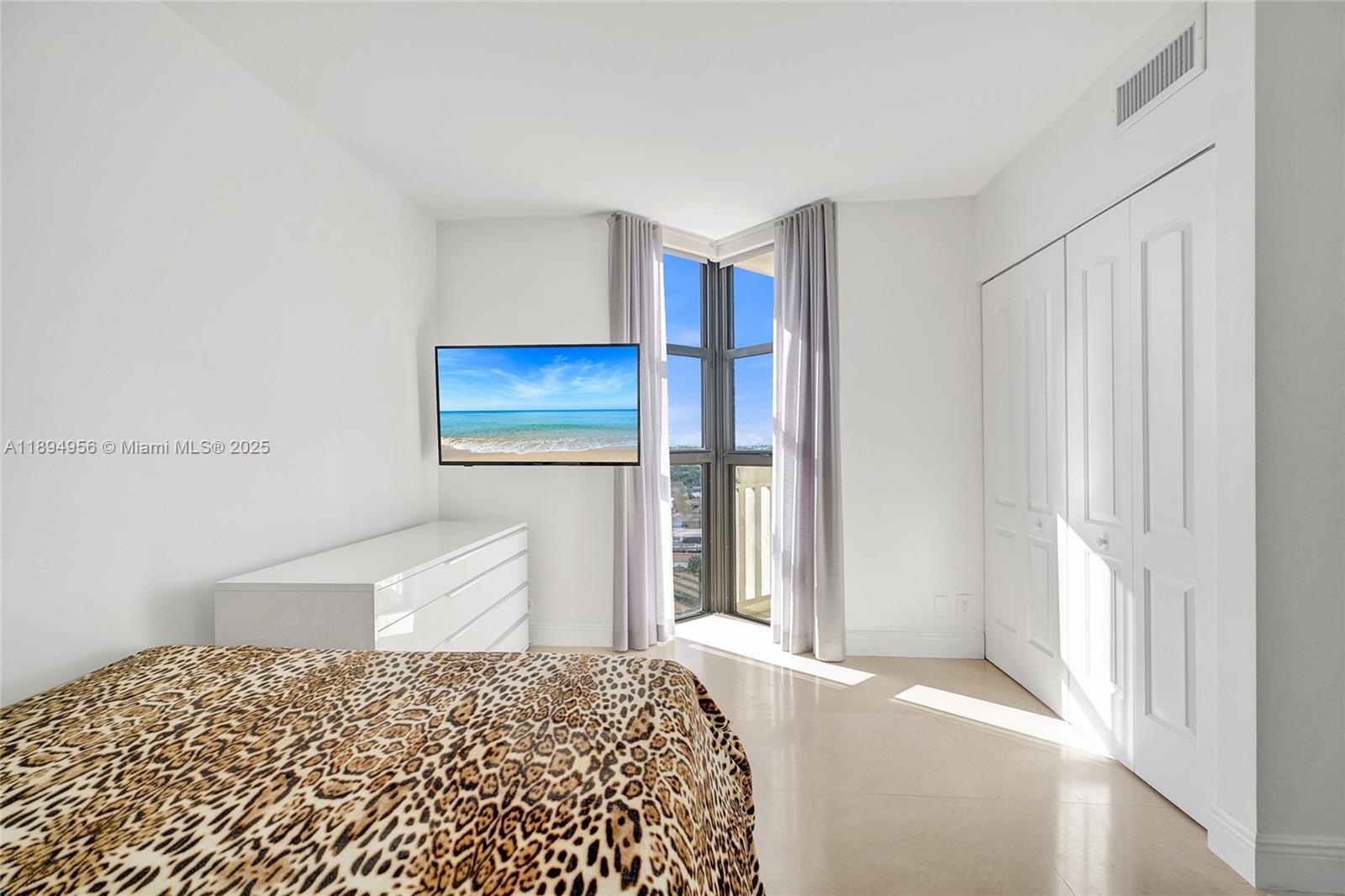 See details 1403 3 / 3 1840 sq. ft. $ 2025-10-13 0 Photo