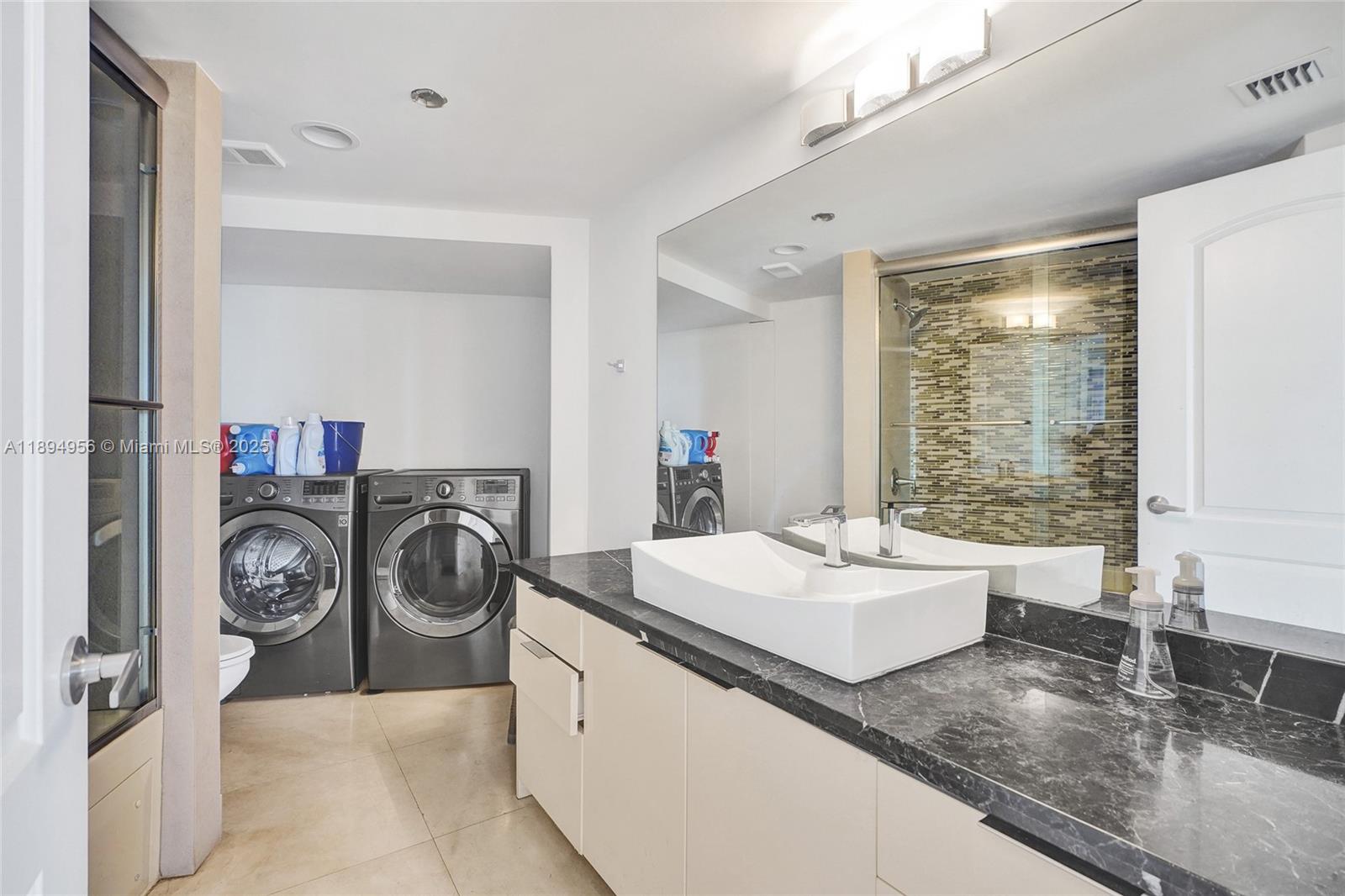 See details 1403 3 / 3 1840 sq. ft. $ 2025-10-13 0 Photo