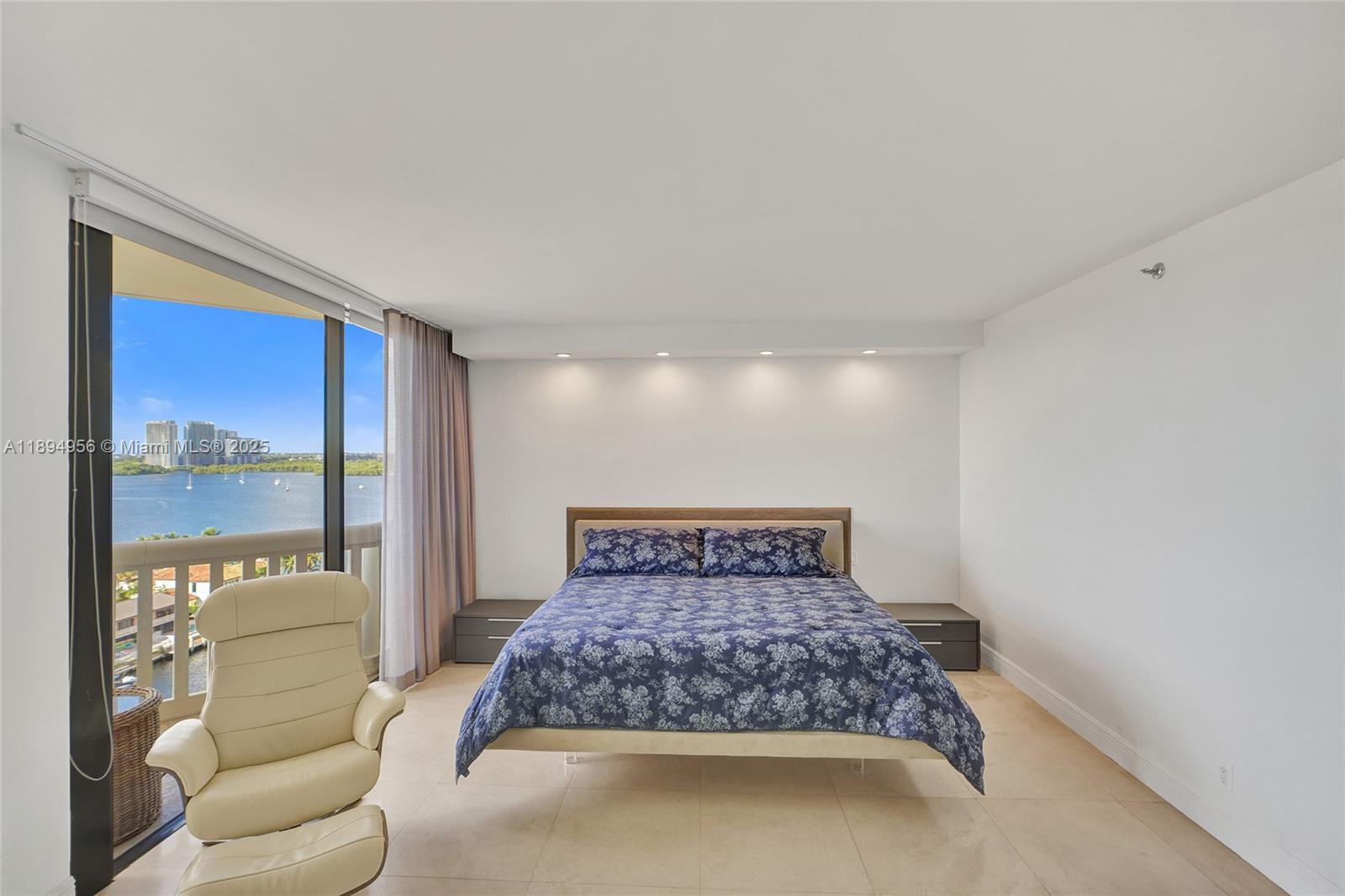 See details 1403 3 / 3 1840 sq. ft. $ 2025-10-13 0 Photo