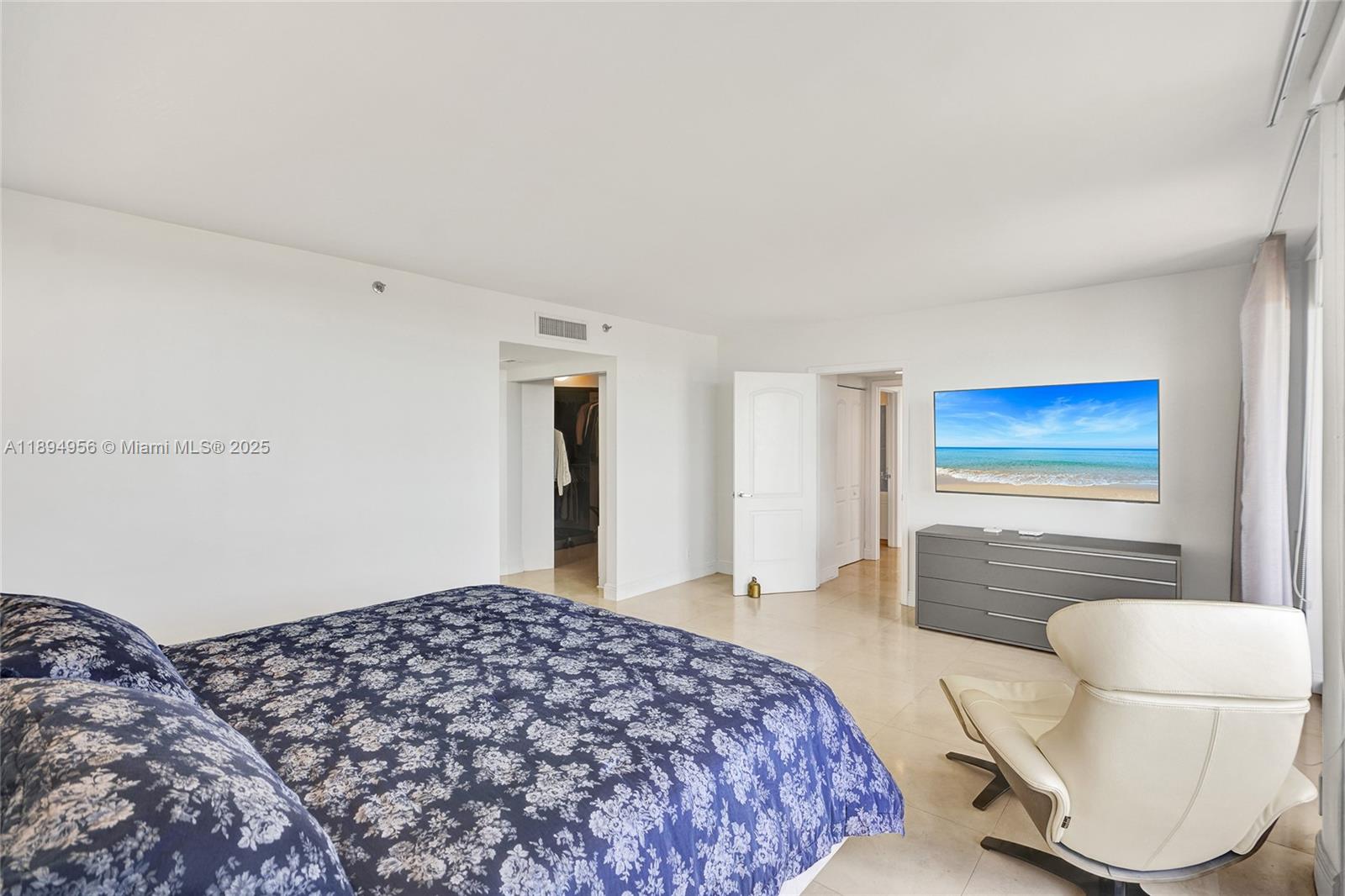 See details 1403 3 / 3 1840 sq. ft. $ 2025-10-13 0 Photo