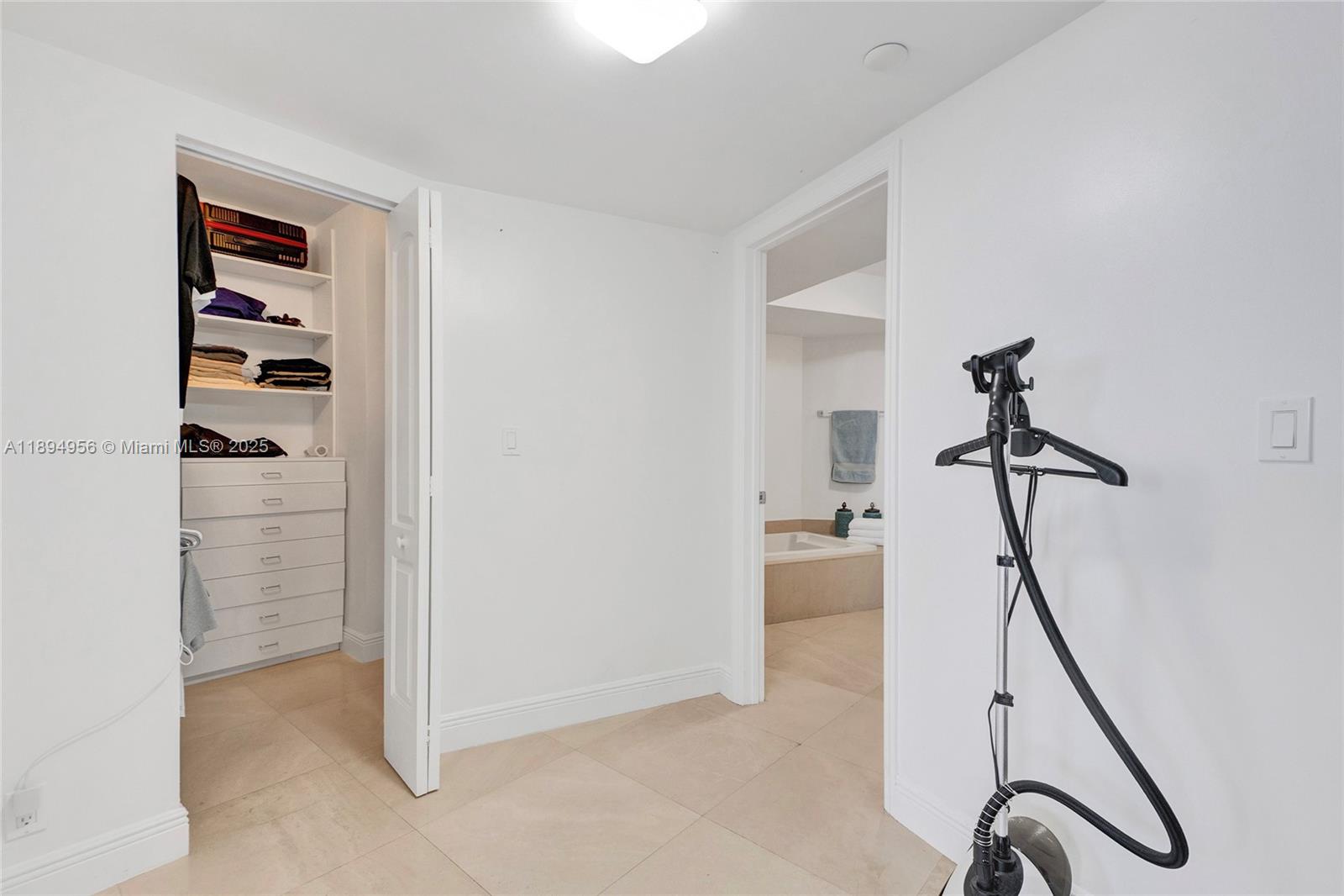 See details 1403 3 / 3 1840 sq. ft. $ 2025-10-13 0 Photo