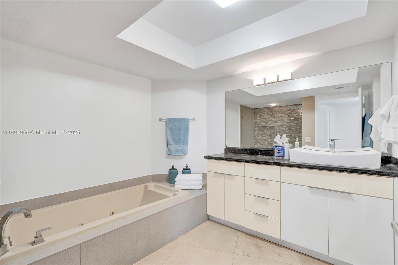 See details 1403 3 / 3 1840 sq. ft. $ 2025-10-13 0 Photo