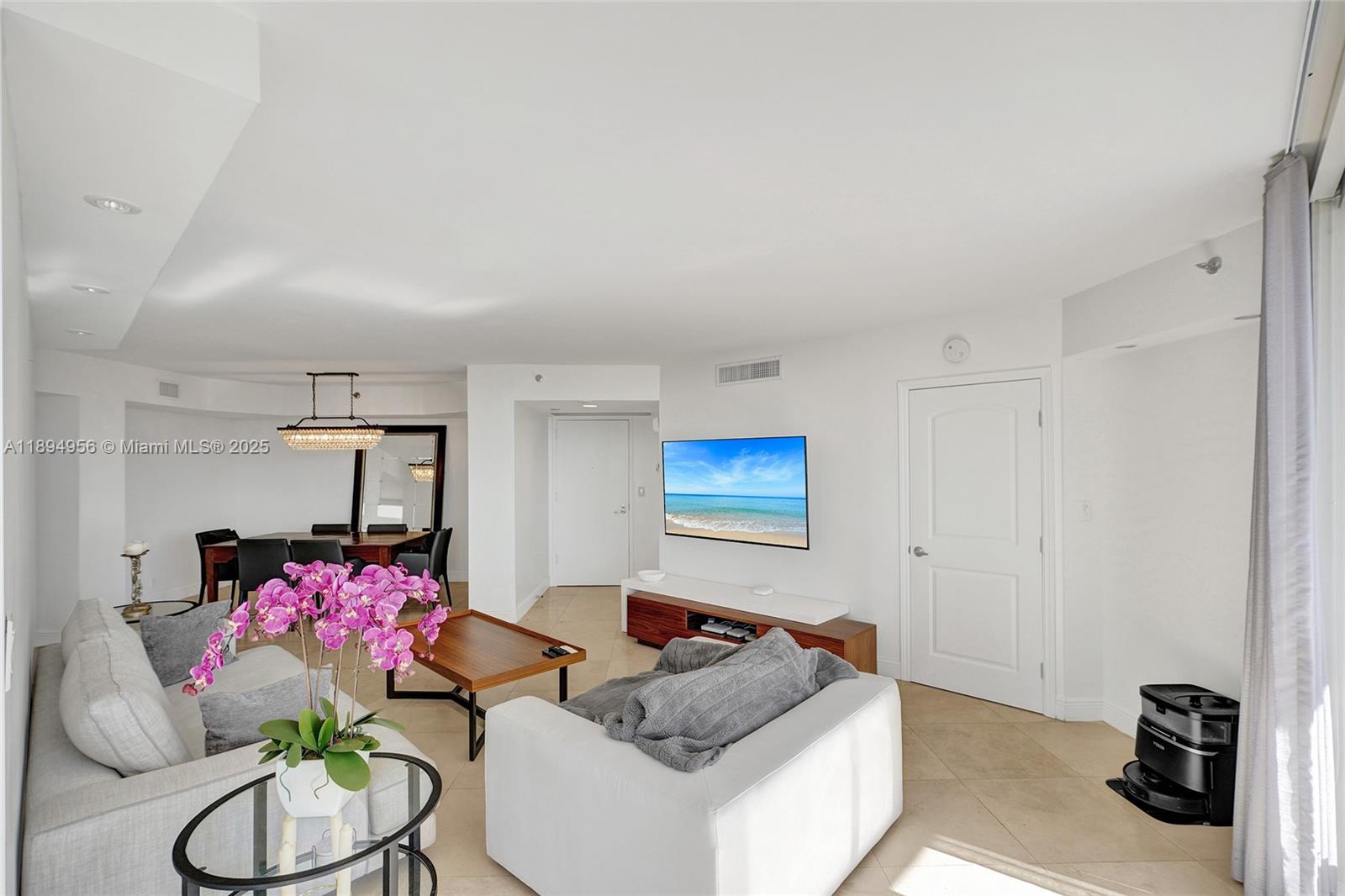 See details 1403 3 / 3 1840 sq. ft. $ 2025-10-13 0 Photo