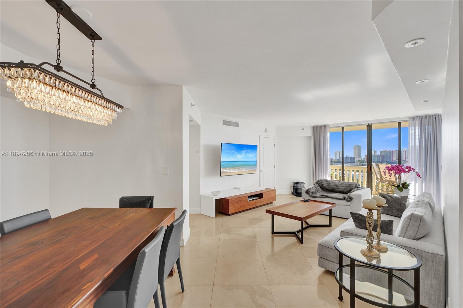 See details 1403 3 / 3 1840 sq. ft. $ 2025-10-13 0 Photo