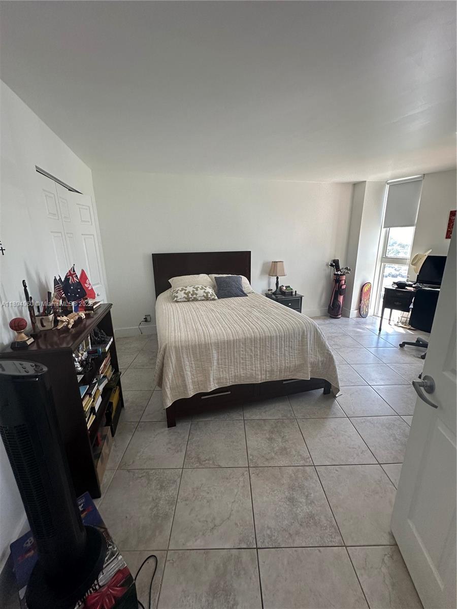 See details 601 2 / 2 1357 sq. ft. $ 2025-10-13 0 Photo
