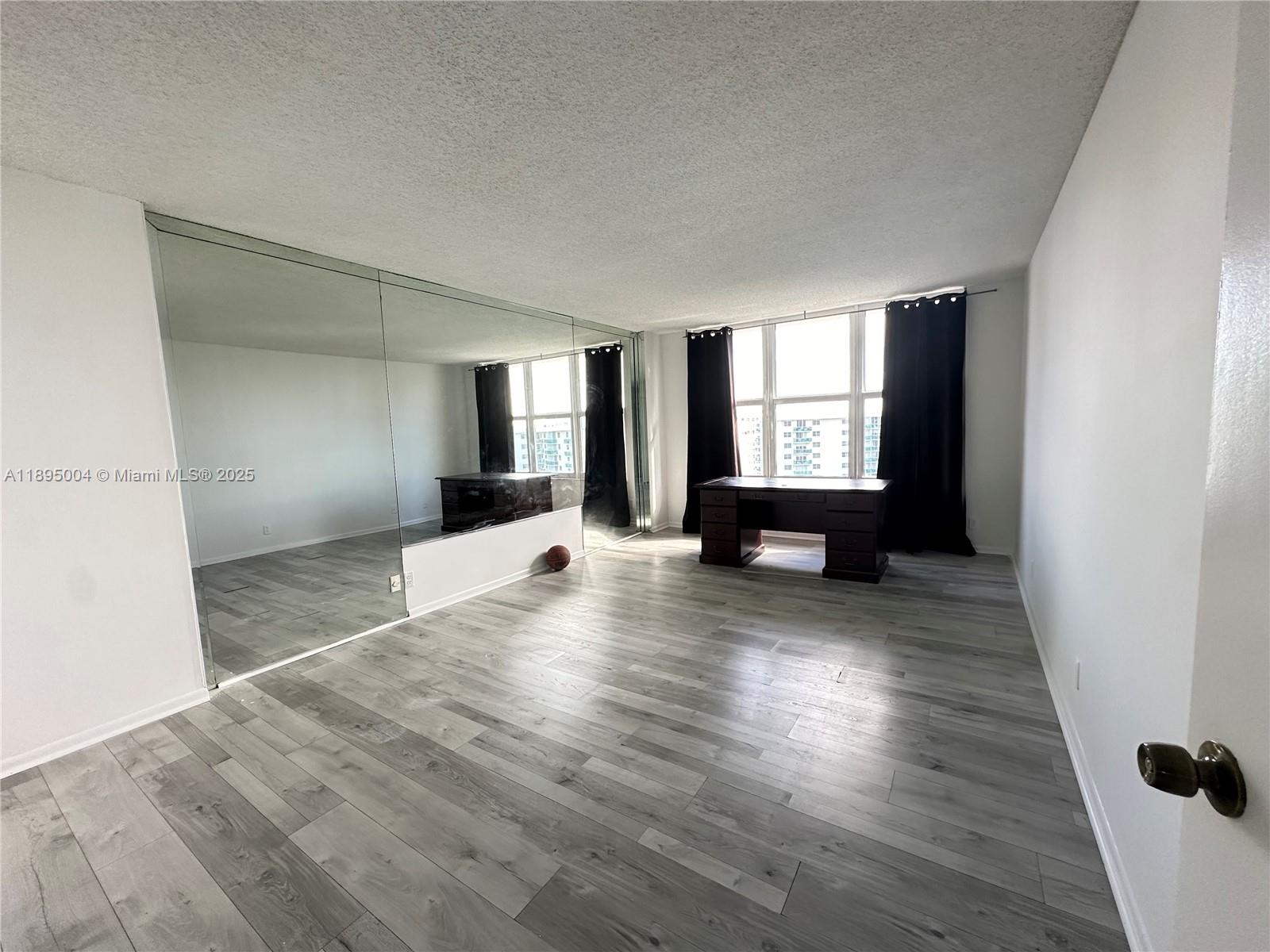 Photo of 3800 OCEAN DR  #1612A, Hollywood, Florida, 33019 - 