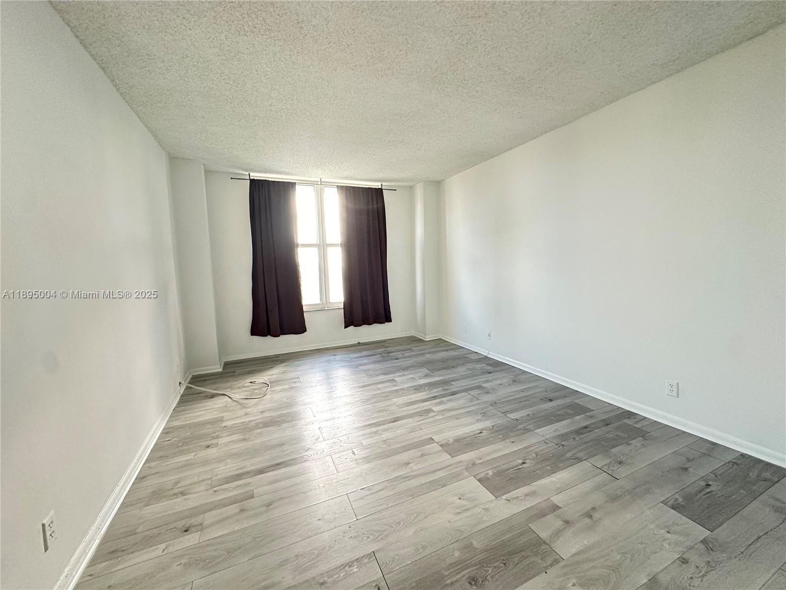 Photo of 3800 OCEAN DR  #1612A, Hollywood, Florida, 33019 - 