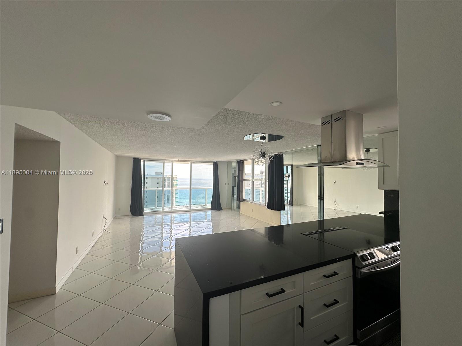 Photo of 3800 OCEAN DR  #1612A, Hollywood, Florida, 33019 - 