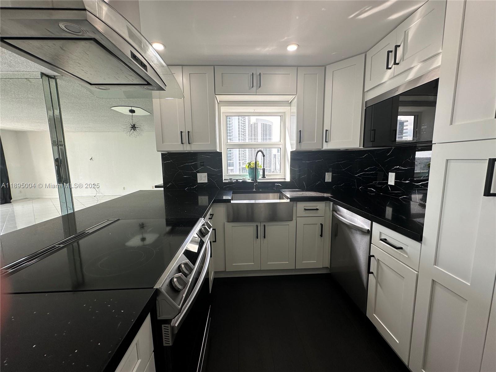 Photo of 3800 OCEAN DR  #1612A, Hollywood, Florida, 33019 - 