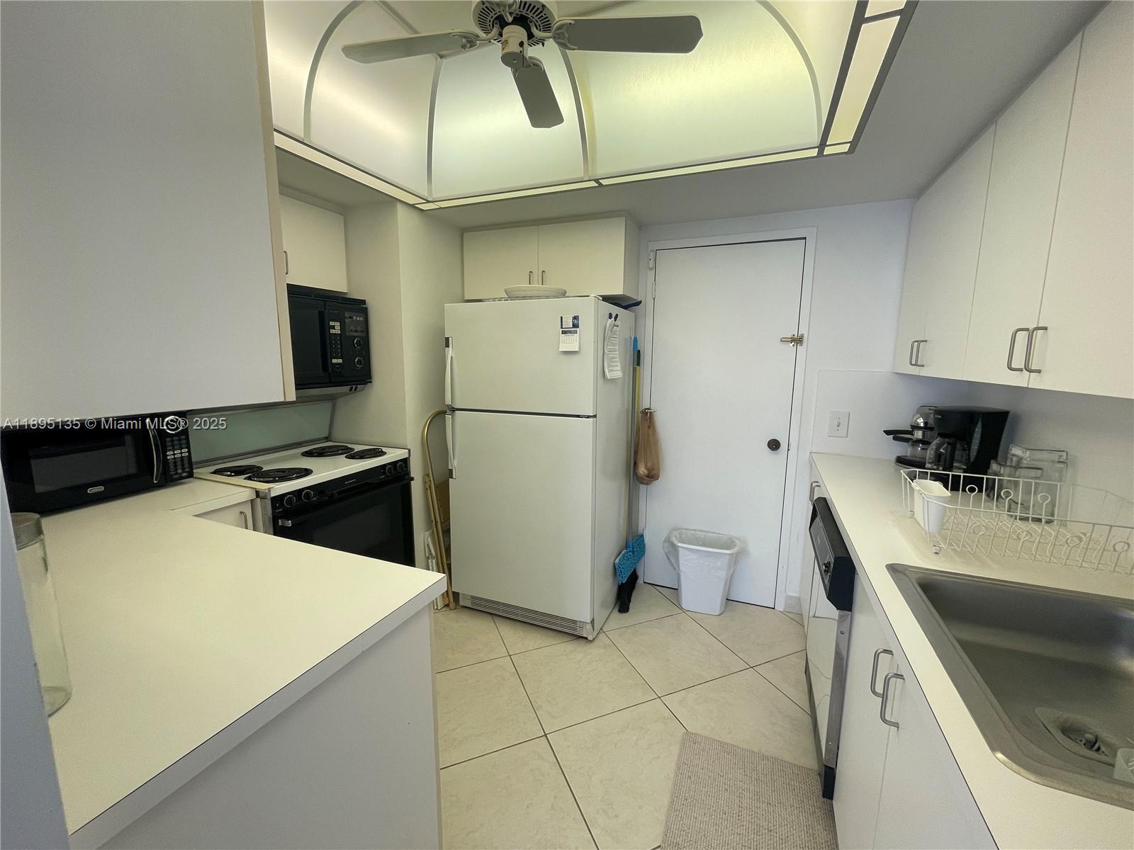 Photo of 3505 Ocean Dr #917, Hollywood, Florida, 33019 -
