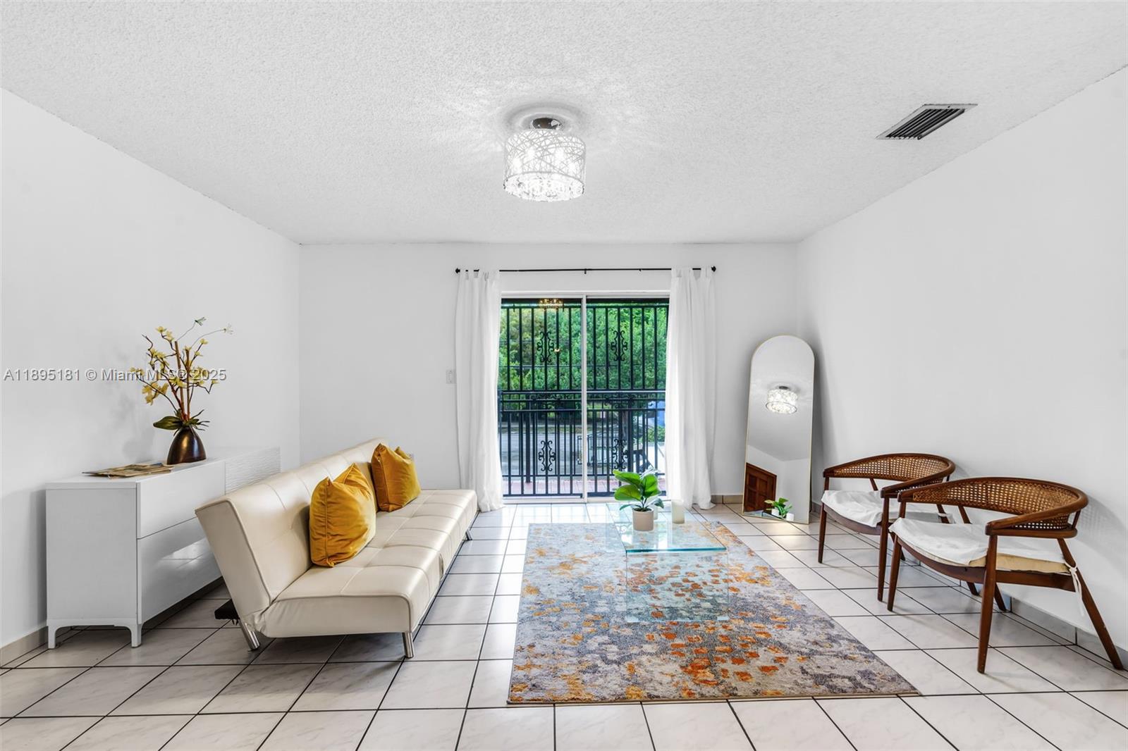   /  3658 sq. ft. $ 2025-10-13 0 Photo