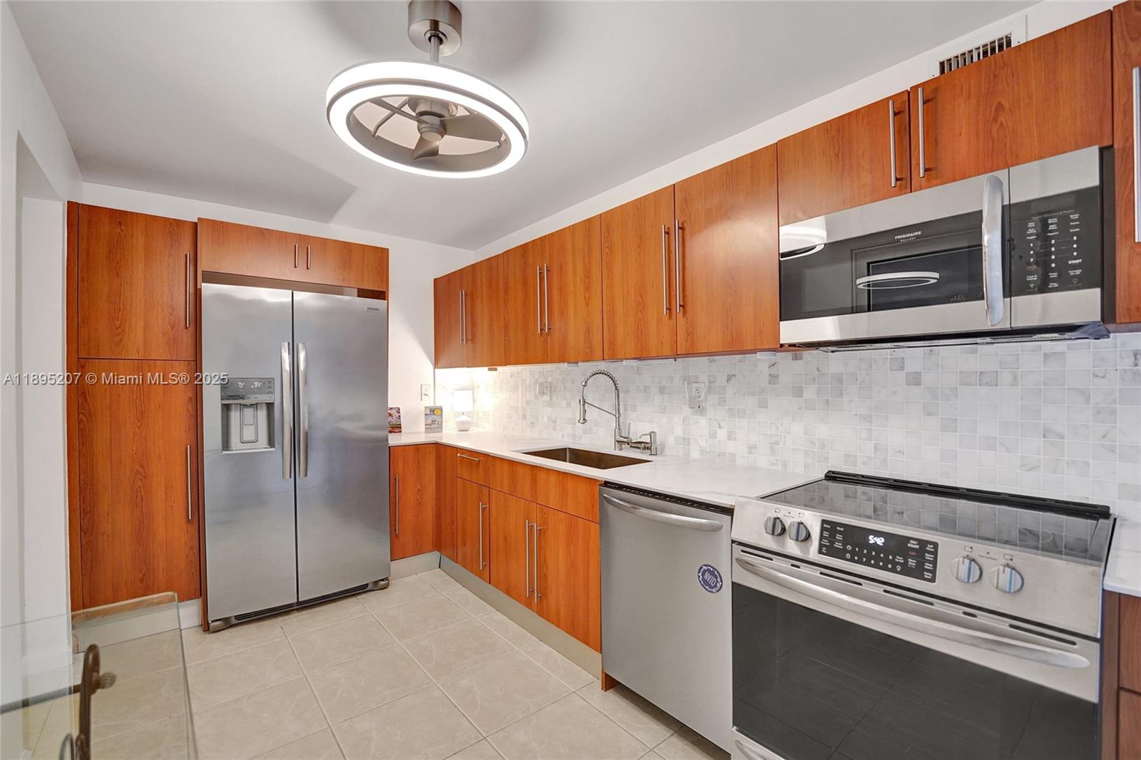 Photo of 3000 Ocean Dr  #1106, Hollywood, Florida, 33019 - 