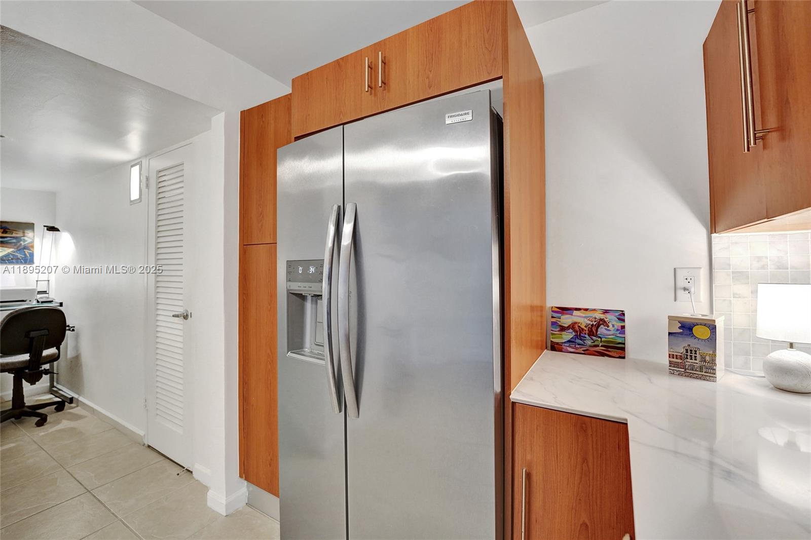 Photo of 3000 Ocean Dr  #1106, Hollywood, Florida, 33019 - 