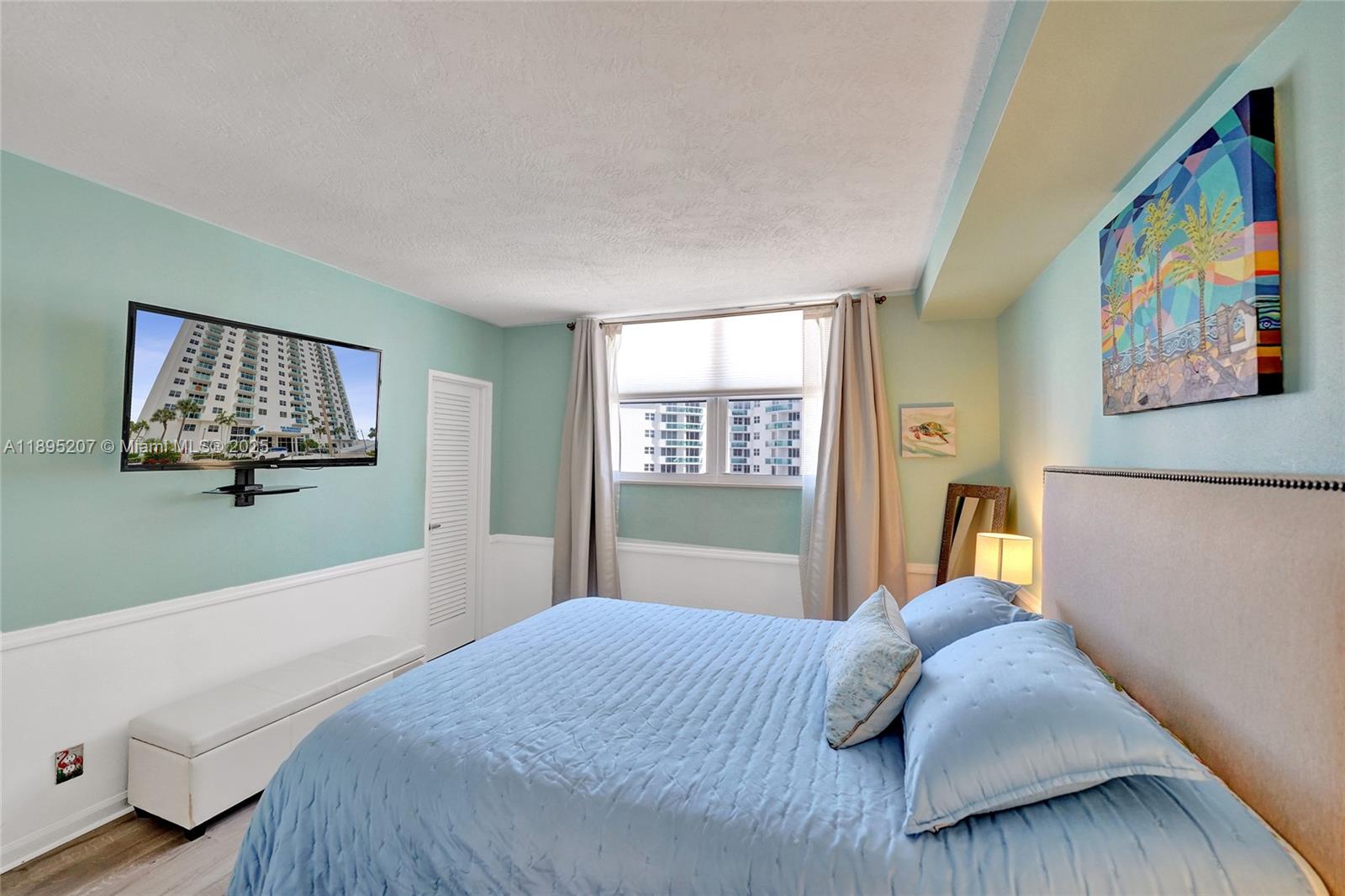 Photo of 3000 Ocean Dr  #1106, Hollywood, Florida, 33019 - 