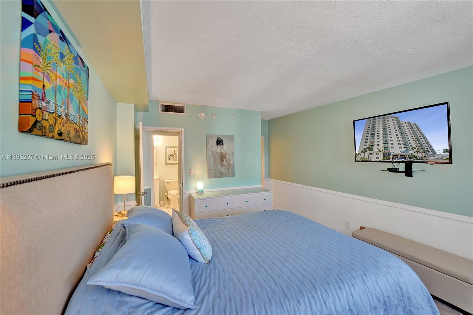 Photo of 3000 Ocean Dr  #1106, Hollywood, Florida, 33019 - 