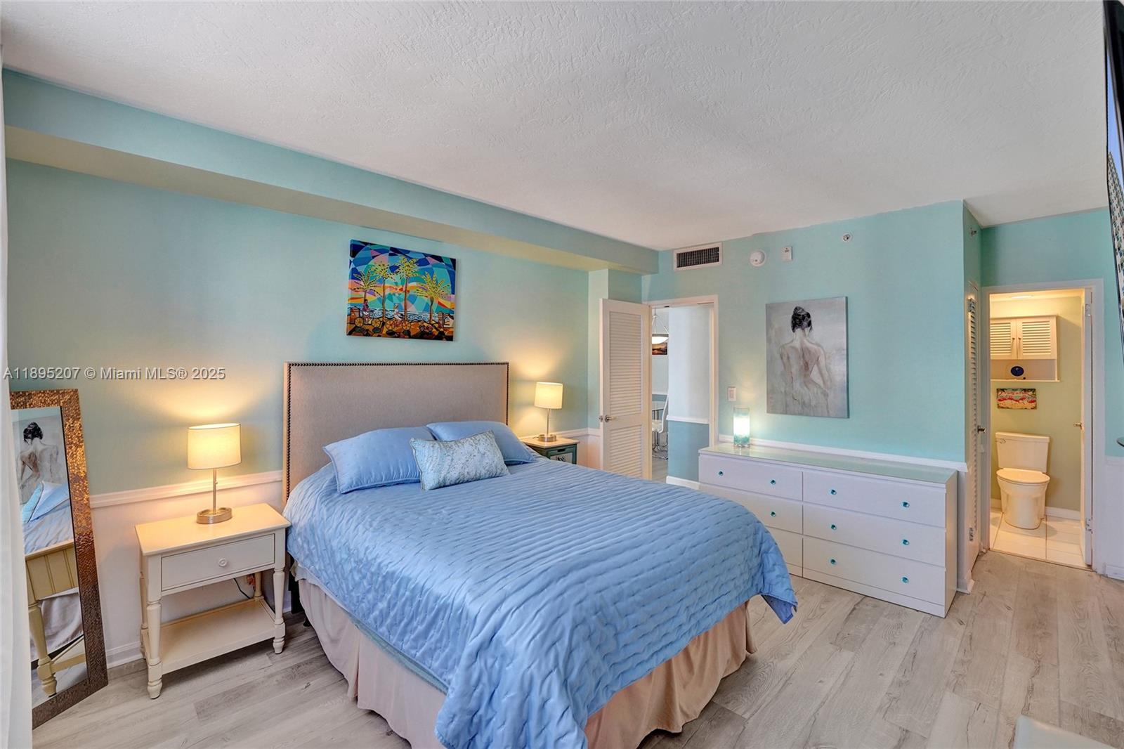 Photo of 3000 Ocean Dr  #1106, Hollywood, Florida, 33019 - 