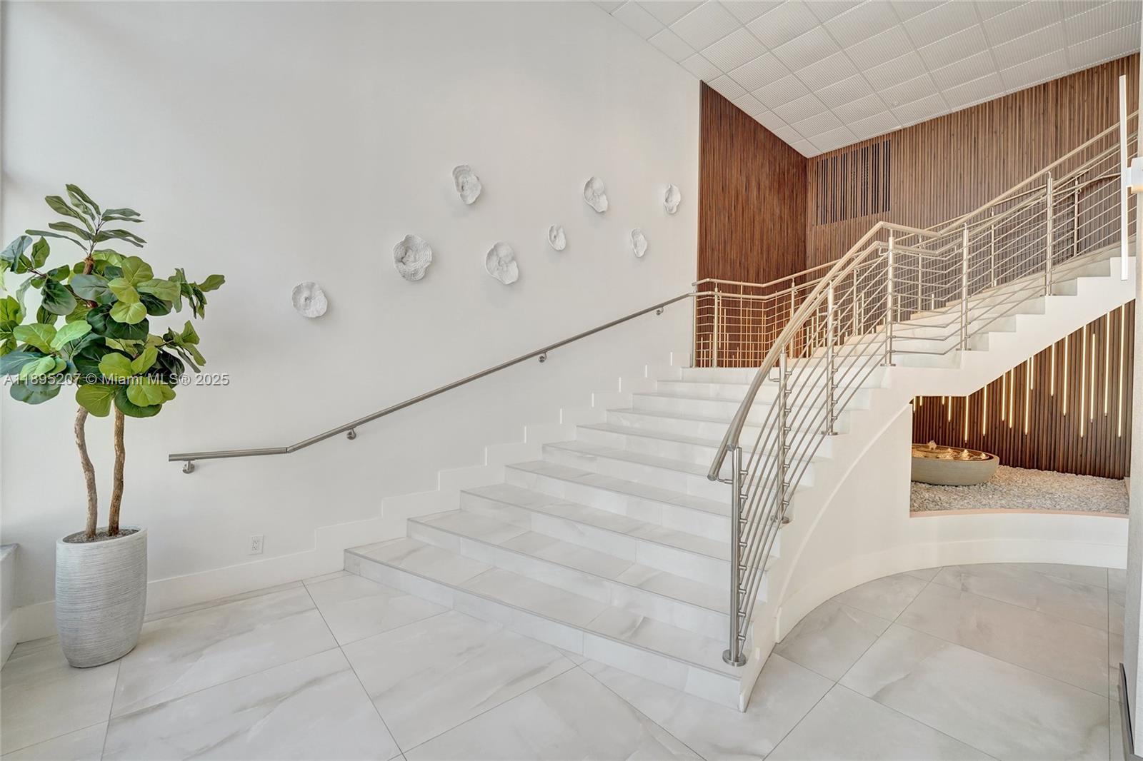 Photo of 3000 Ocean Dr  #1106, Hollywood, Florida, 33019 - Lobby
