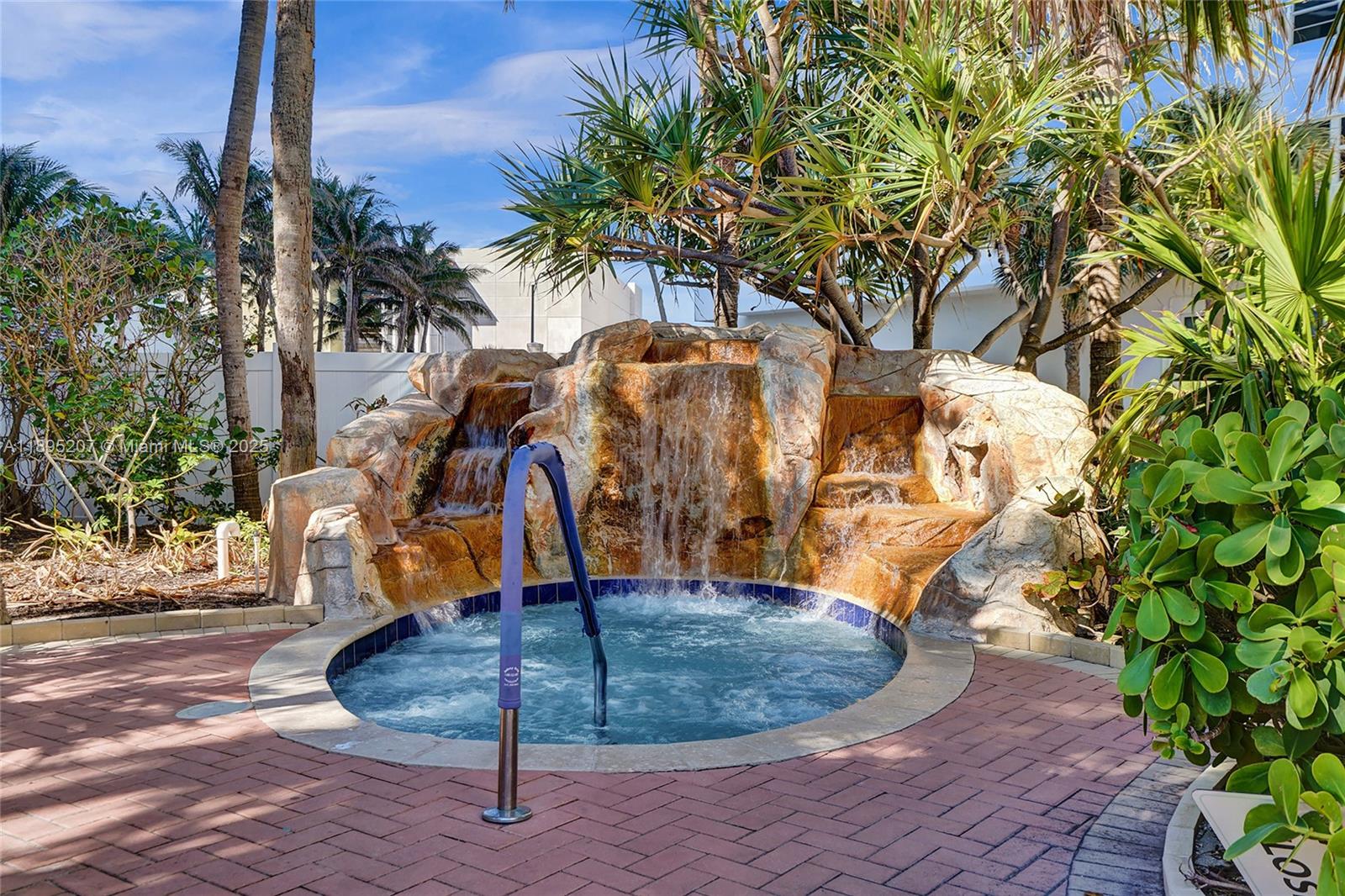 Photo of 3000 Ocean Dr  #1106, Hollywood, Florida, 33019 - 3001 Jacuzzi/Spa