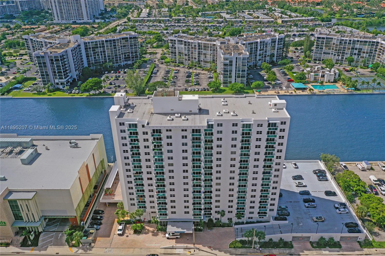 Photo of 3000 Ocean Dr  #1106, Hollywood, Florida, 33019 - 