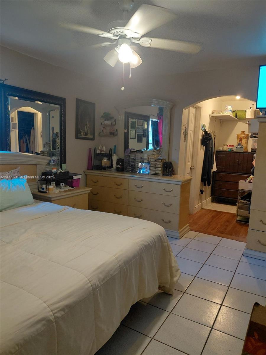 See details 1380 4 / 2 1691 sq. ft. $ 2025-10-13 0 Photo