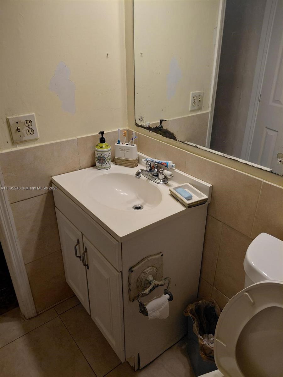 See details 1380 4 / 2 1691 sq. ft. $ 2025-10-13 0 Photo