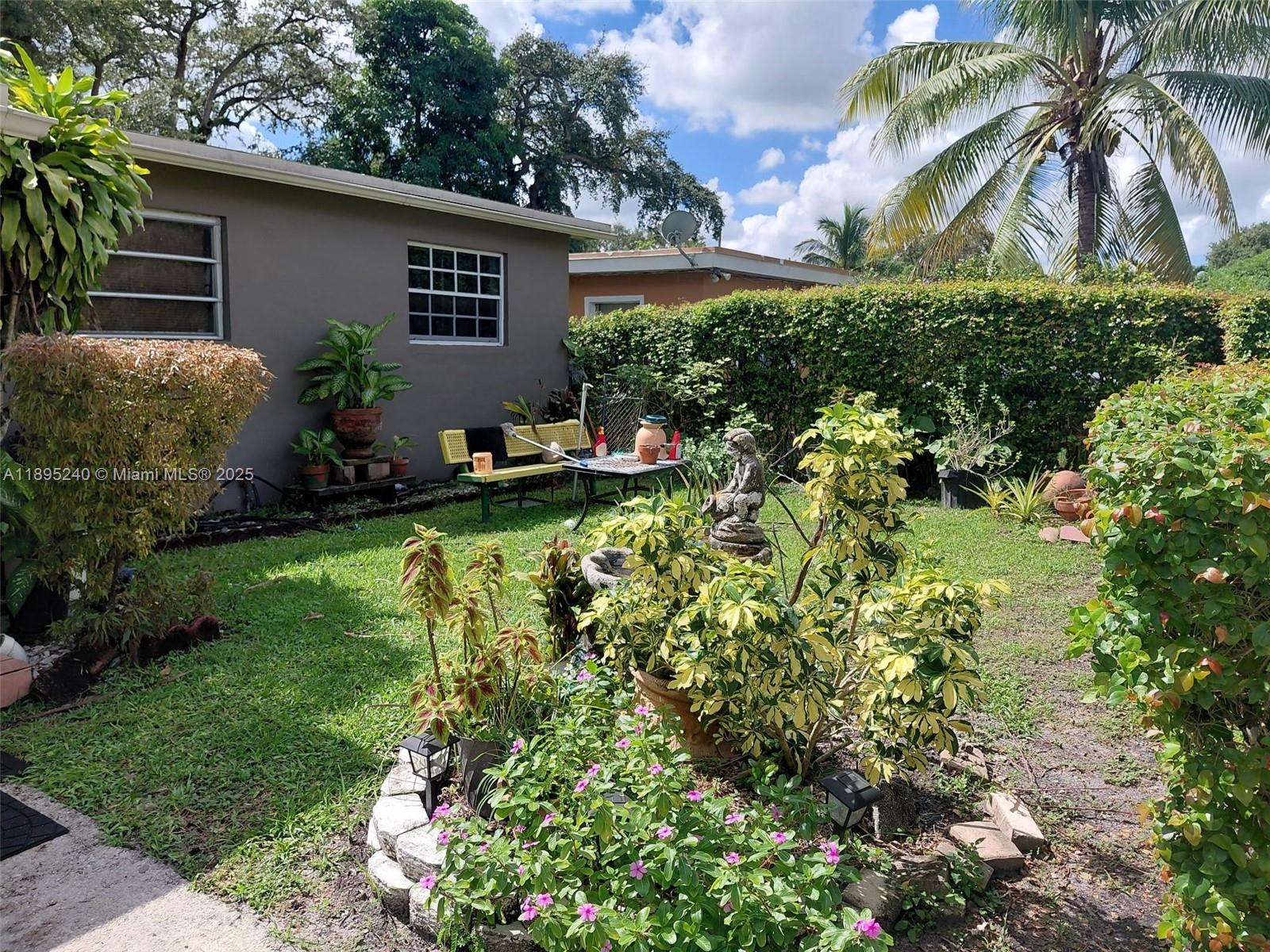 See details 1380 4 / 2 1691 sq. ft. $ 2025-10-13 0 Photo