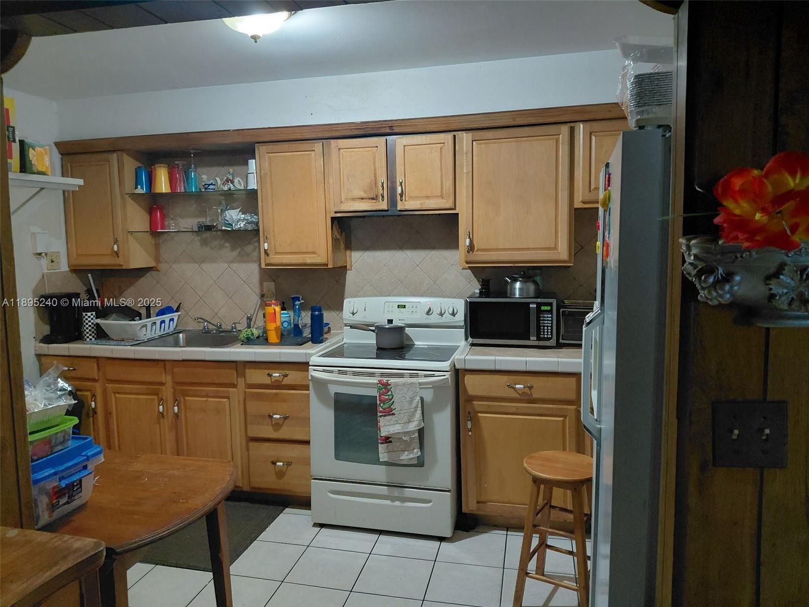 See details 1380 4 / 2 1691 sq. ft. $ 2025-10-13 0 Photo