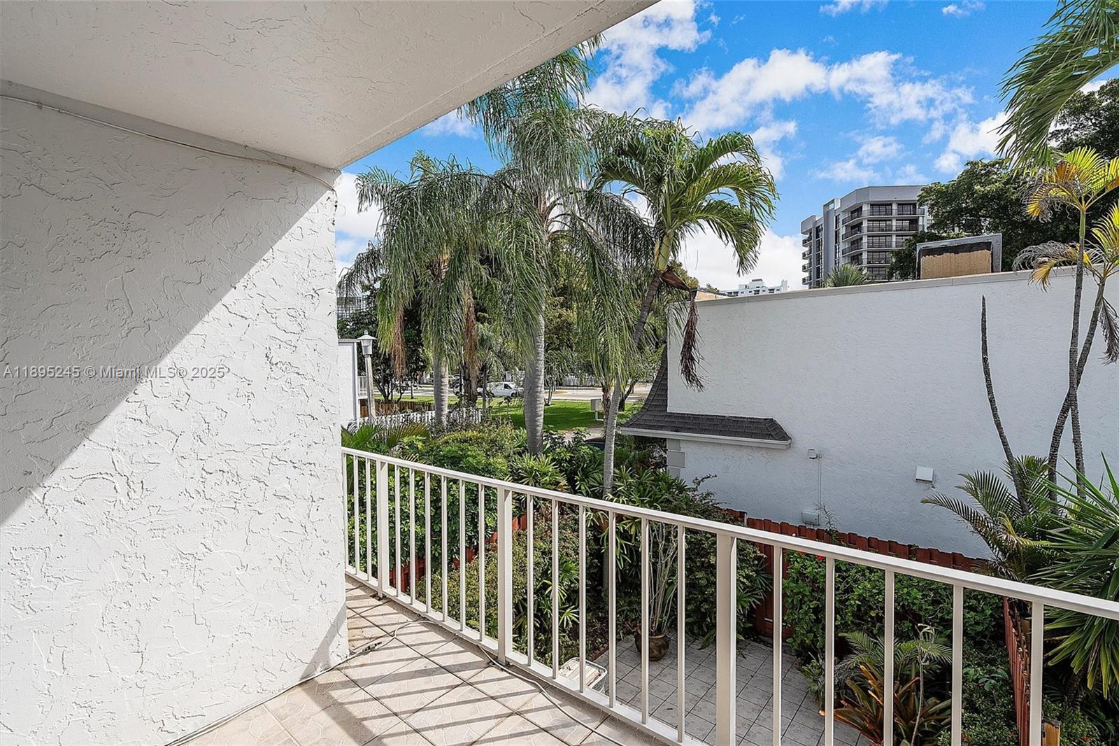 Photo of 712 27th Ave  (712), Hallandale Beach, Florida, 33009 - 