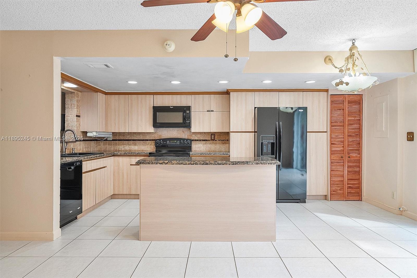Photo of 712 27th Ave (712), Hallandale Beach, Florida, 33009 -