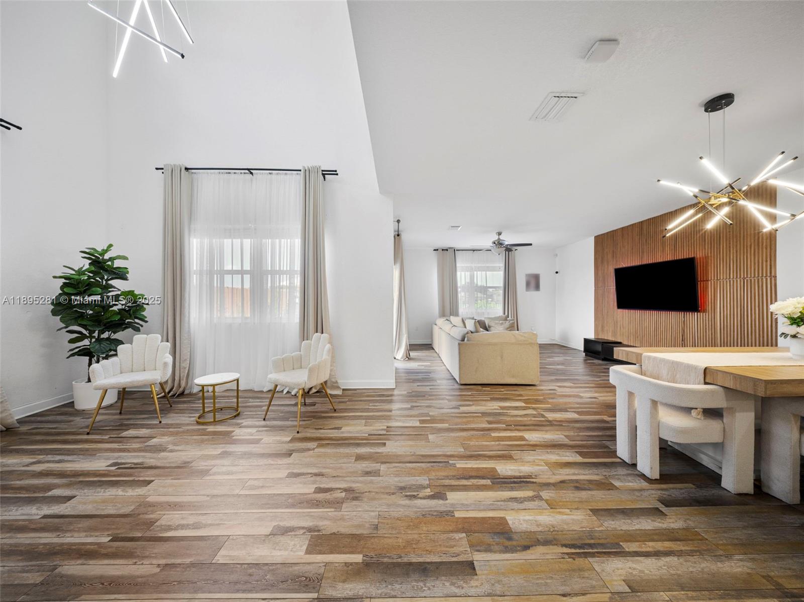 See details 1411 3 / 2 2024 sq. ft. $ 2026-02-20 0 Photo