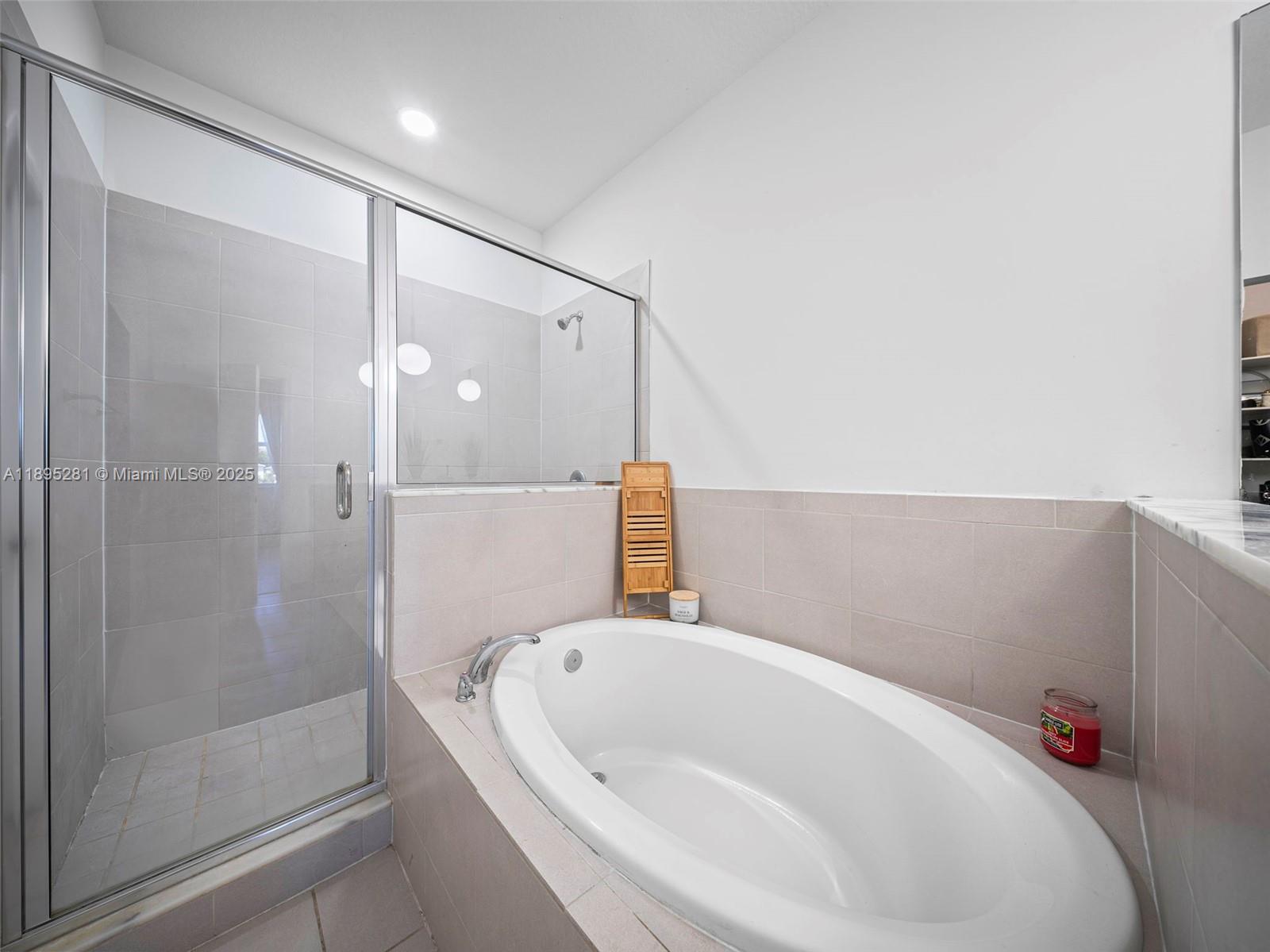 See details 1411 3 / 2 2024 sq. ft. $ 2026-02-20 0 Photo