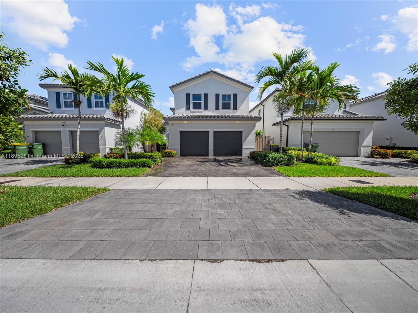 See details 1411 3 / 2 2024 sq. ft. $ 2026-02-20 0 Photo