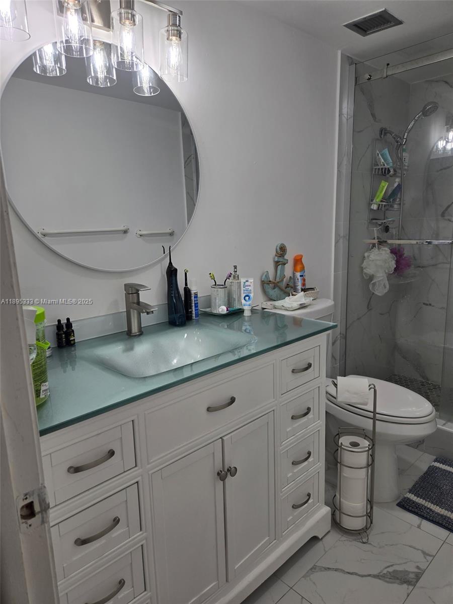 See details 501 2 / 2 1150 sq. ft. $ 2025-10-13 0 Photo