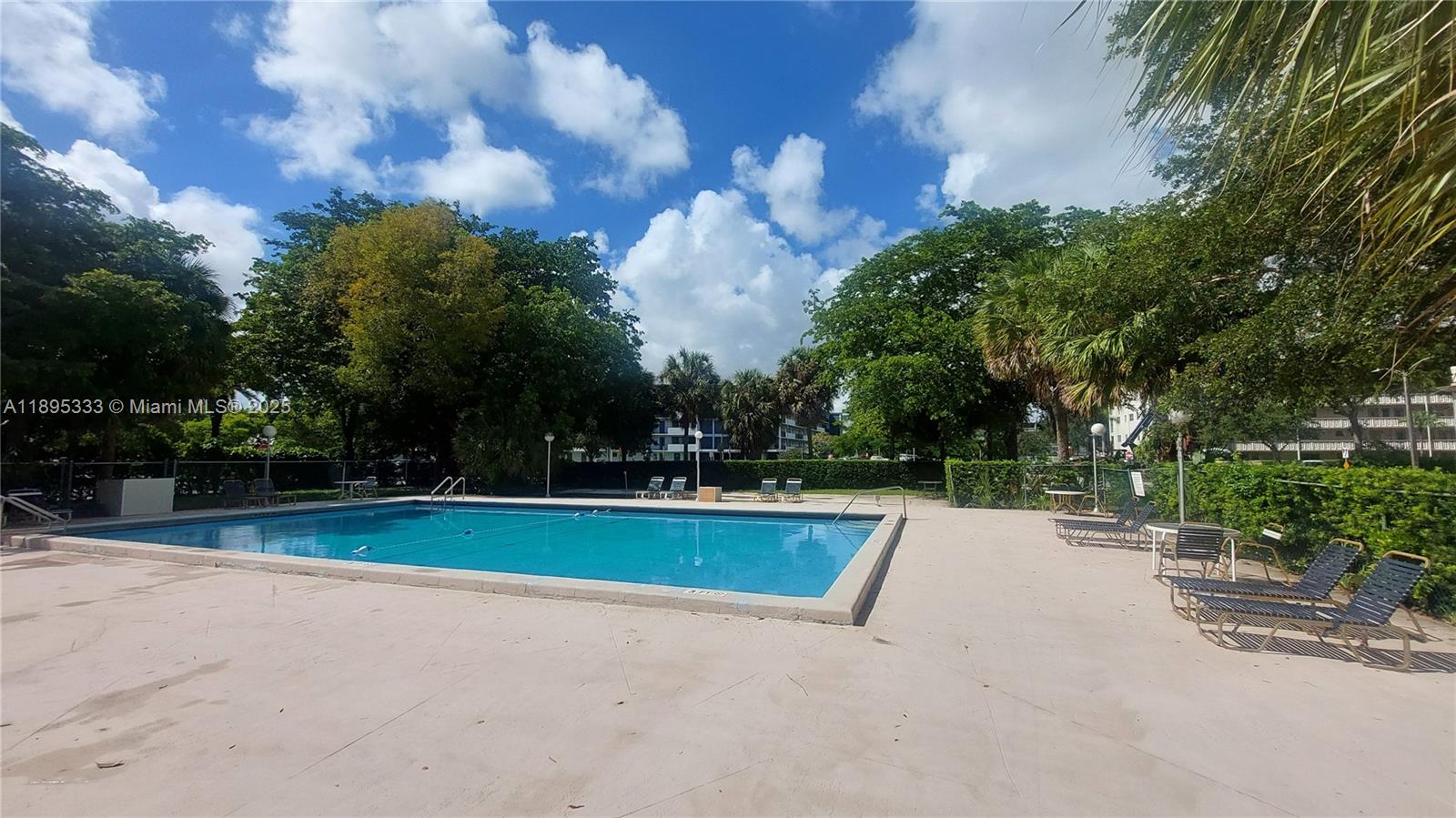 See details 501 2 / 2 1150 sq. ft. $ 2025-10-13 0 Photo