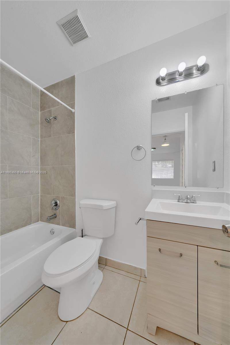   /  2100 sq. ft. $ 2025-10-13 0 Photo