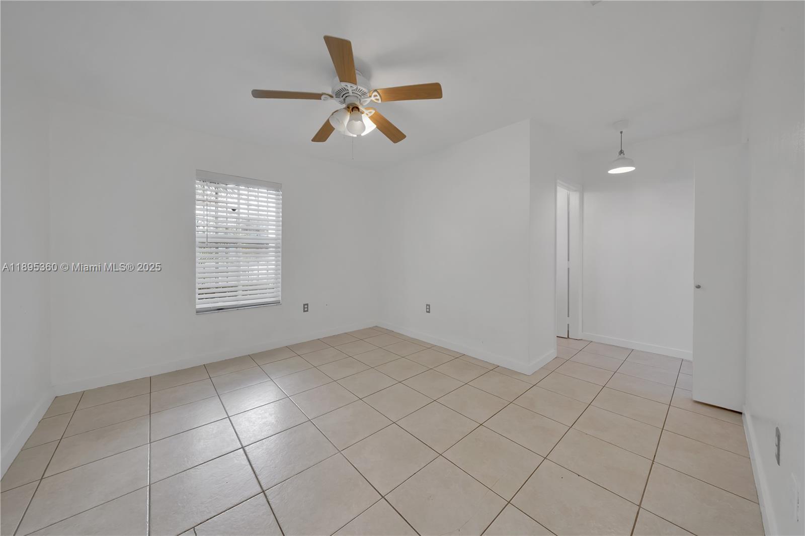   /  2100 sq. ft. $ 2025-10-13 0 Photo